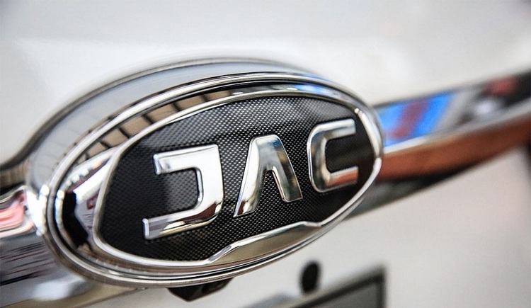 汽车频道【8月4日】【中首列表】江淮汽车发布半年业绩预告 净利润亏损1.46亿元