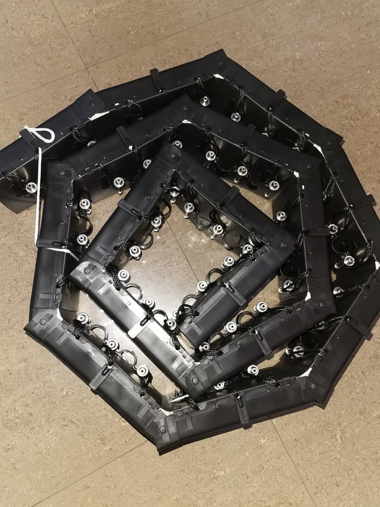 新型阻车器助力石家庄交警开展夏季治安巡查宣防集中统一行动