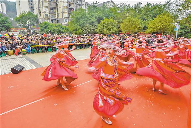 【焦点图】“文艺轻骑兵”来到重庆南岸区峡口镇