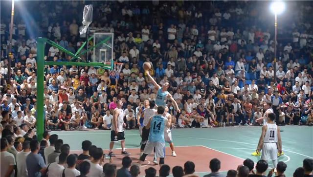 “氛围太好了”！赵立坚点赞贵州乡村篮球赛