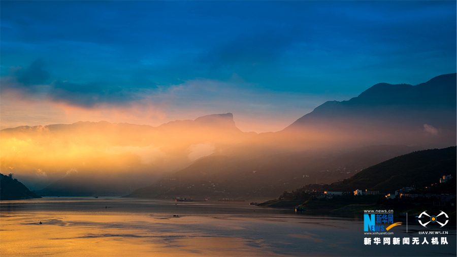 【城市远洋带图】夏日三峡：当云雾遇见光影