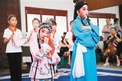 【中首 陕西  图】“戏曲进校园”活动让学生领略传统文化之美