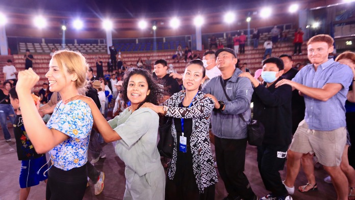 【2022打卡中国】参加内蒙古鄂尔多斯草原篝火晚会 感受草原文化和民族风情（视频）_fororder_微信图片_20220727135211