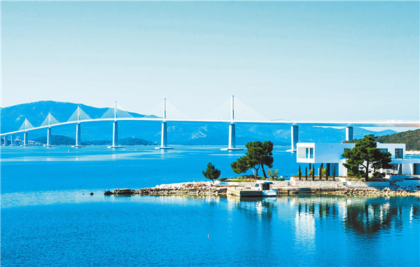 在鄂央企远赴欧洲建桥 克罗地亚佩列沙茨大桥通车_fororder_01