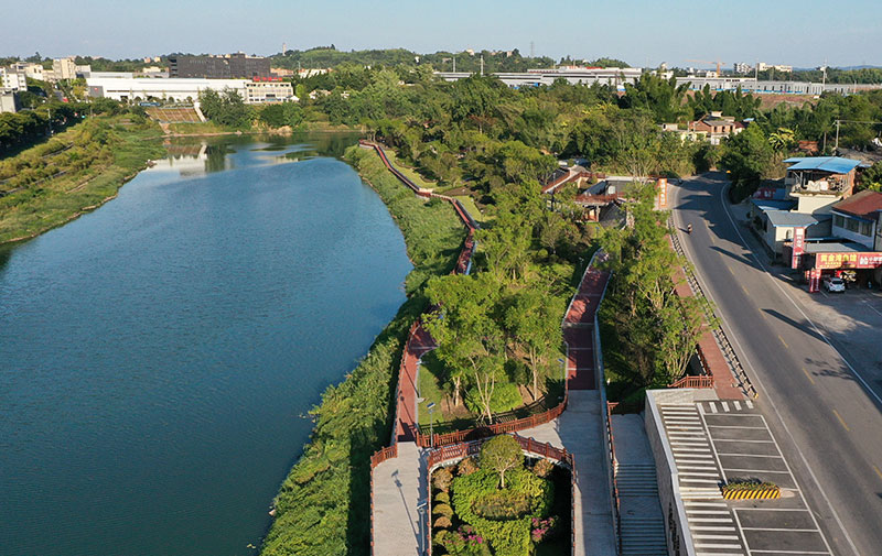 自贡沿滩：生态河道“长廊” 铺就绿色釜溪“画卷”_fororder_5釜溪河邓太段河道
