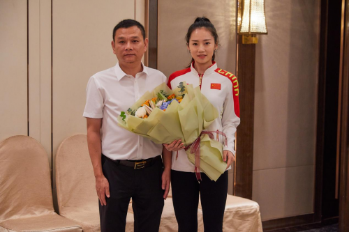 攸爱重磅签约品牌形象大使世界冠军林雪 携手共创辉煌