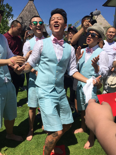 兄弟是用来插刀的！史上最美伴娘团三大酷刑整蛊陈晓伴郎团