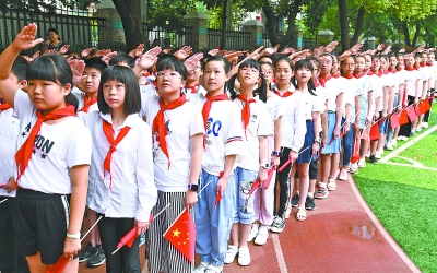 武漢90萬中小學生開學第一課 爭做軍運最佳文明主場人