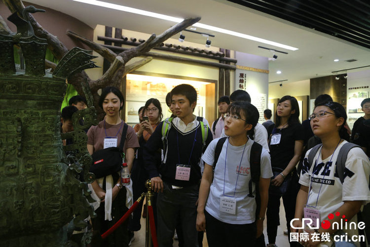 【河南原創】日本青年學生參訪河南中醫藥大學 感受中醫文化魅力