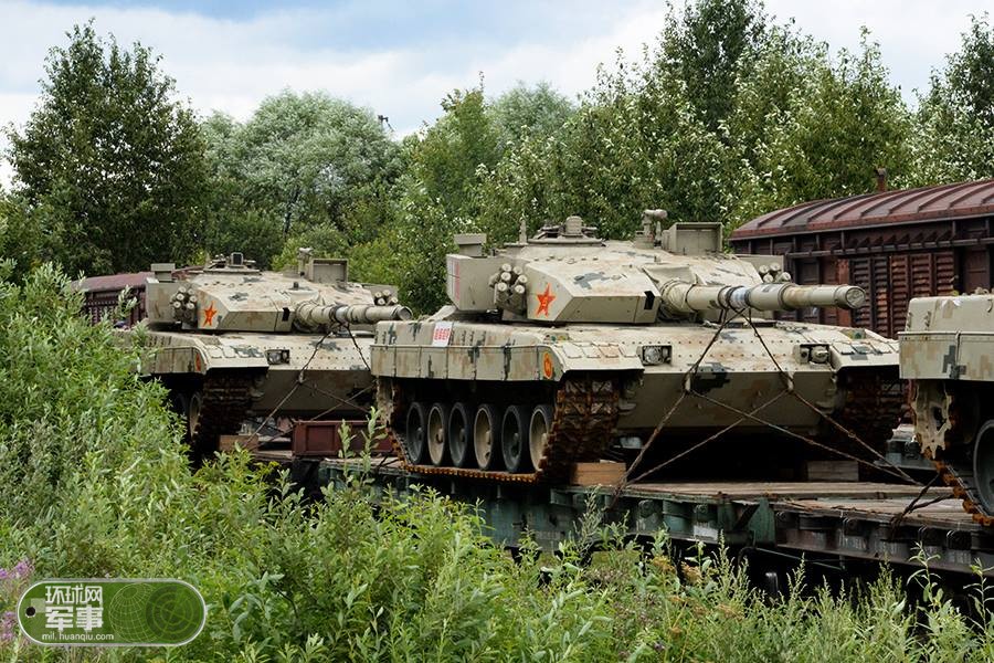 赴俄比武96B坦克抵达莫斯科