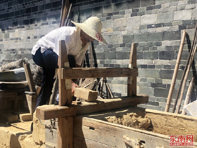 南靖土楼夯筑技艺：守正与创新 让非遗“活”起来