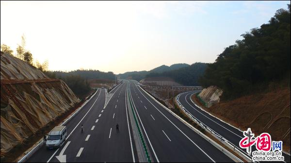 益馬高速即將通車試運營 將實現一體兩翼