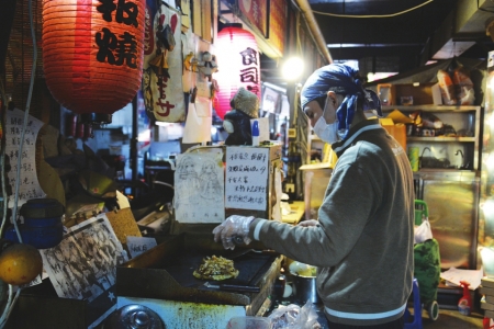 日本“蓉漂”龙哥 开家深夜食堂挣“人心币”