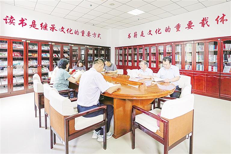 安阳市在河南省率先成立全民阅读俱乐部