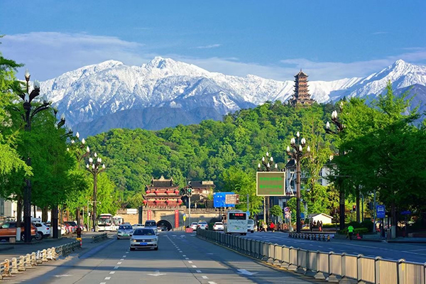 都江堰：点染绿意 绘就生态宜居公园城市画卷_fororder_灌县怀旧古城-供图-都江堰市委宣传部