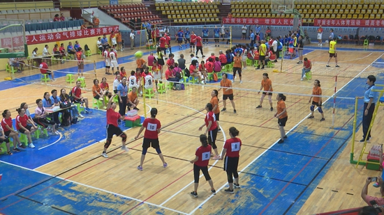 （供稿）貴陽市第九屆老年人運動會氣排球比賽在修文縣體育館舉行_fororder_微信圖片_20220804131631