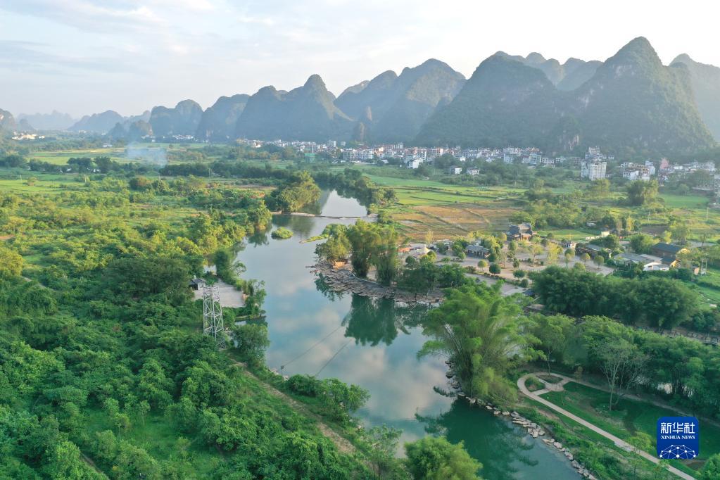 广西：遇龙河畔满生机