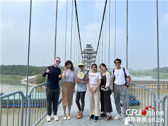 Иностранные видеоблогеры высоко оценили город Хуайань как «столицу Великого канала»_fororder_图片2
