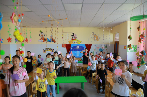 四川农业大学青年：深入乡村社区 启迪孩童智慧