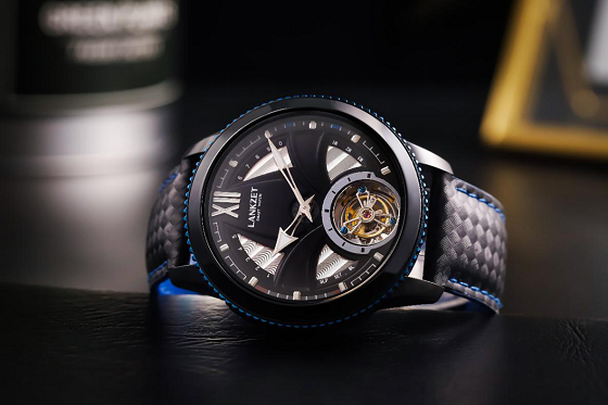 机械+智能，全球首款陀飞轮智能手表上市