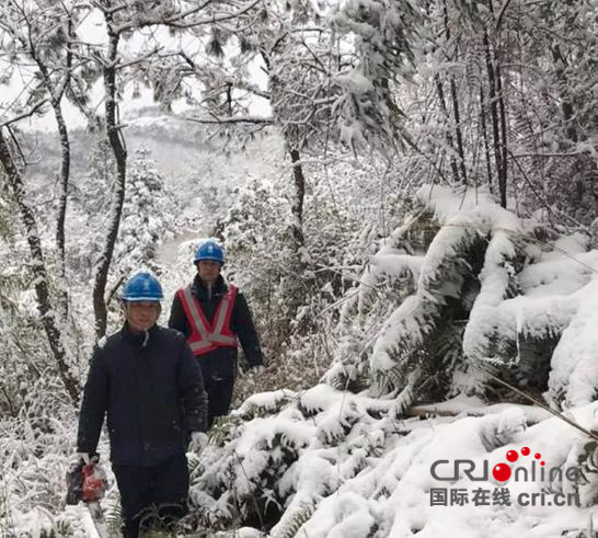 【cri看福建 列表】【滚动新闻】闽侯迎来大雪 雪峰寺满山遍野银装素裹