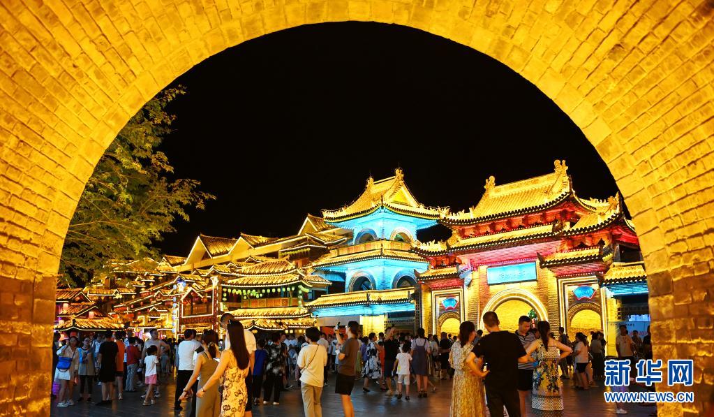 陕西周至：烟火巷子点亮夏日“夜经济”