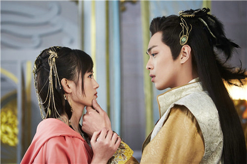 《九州天空城》首播 张若昀关晓彤打破套路引期待