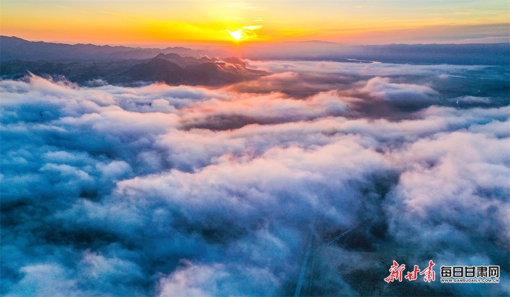 白銀：紅日東升雲蒸霞蔚，雨後景泰現壯美田園畫卷_fororder_1