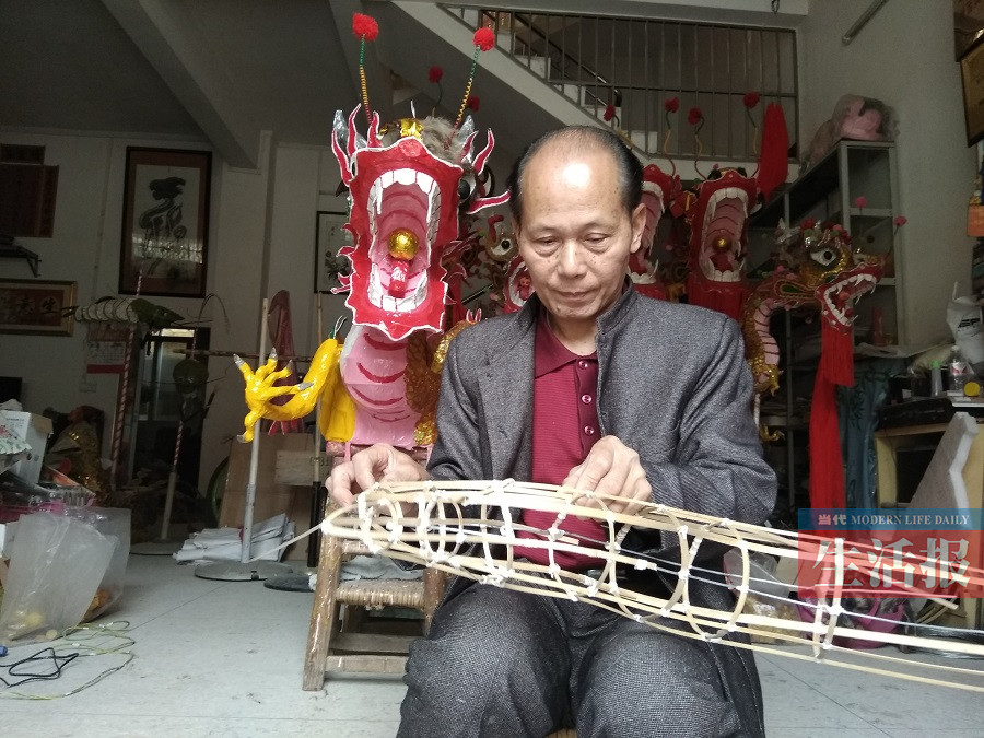 【焦點圖】他是製作炮龍的高手 每年約制30條炮龍 【焦點圖】他是製作炮龍的高手 每年約制30條炮龍