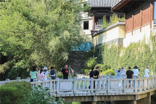 久仰大名天柱山 “周群带你游潜山”完美开播