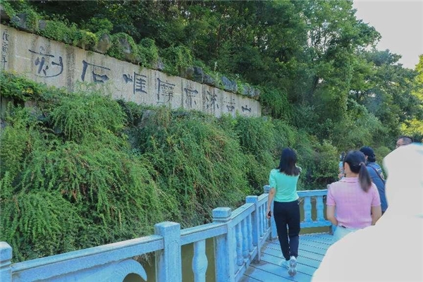 久仰大名天柱山 “周群带你游潜山”完美开播