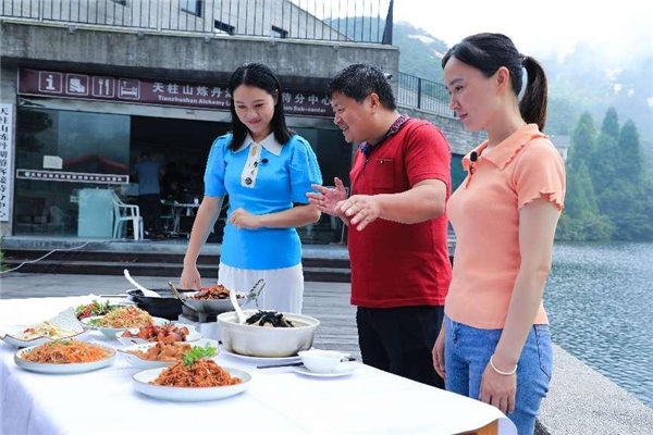 久仰大名天柱山 “周群带你游潜山”完美开播