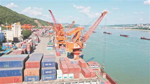 梧州大力推进西江内河亿吨大港建设