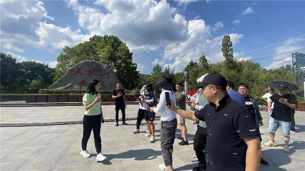 久仰大名天柱山 “周群带你游潜山”完美开播