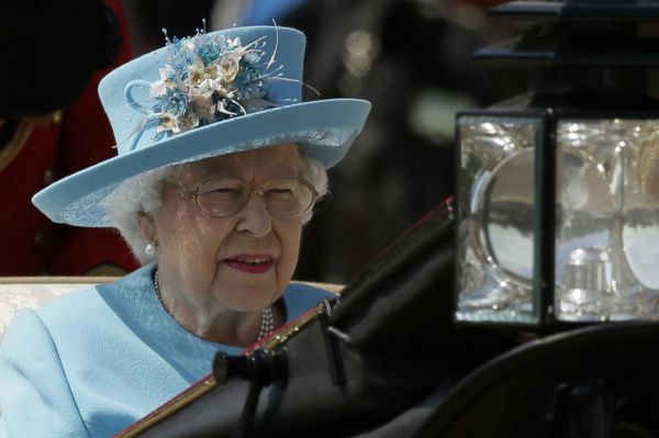 外媒：因行动不便 英国女王或打破惯例在伦敦以外任命新首相