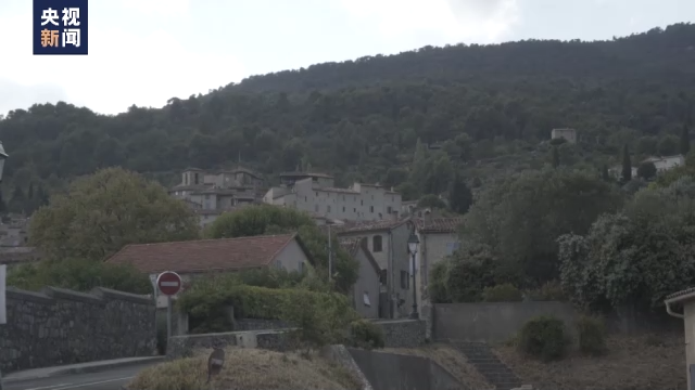 法国多地旱情持续 部分村镇靠运水车供水
