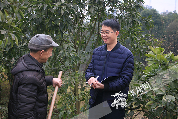 【媒体走基层专题 最新消息】【社会民生】扎根基层6年破解发展难题 大学生村官逐梦乡村 【媒体走基层专题 最新消息】【社会民生】扎根基层6年破解发展难题 大学生村官逐梦乡村