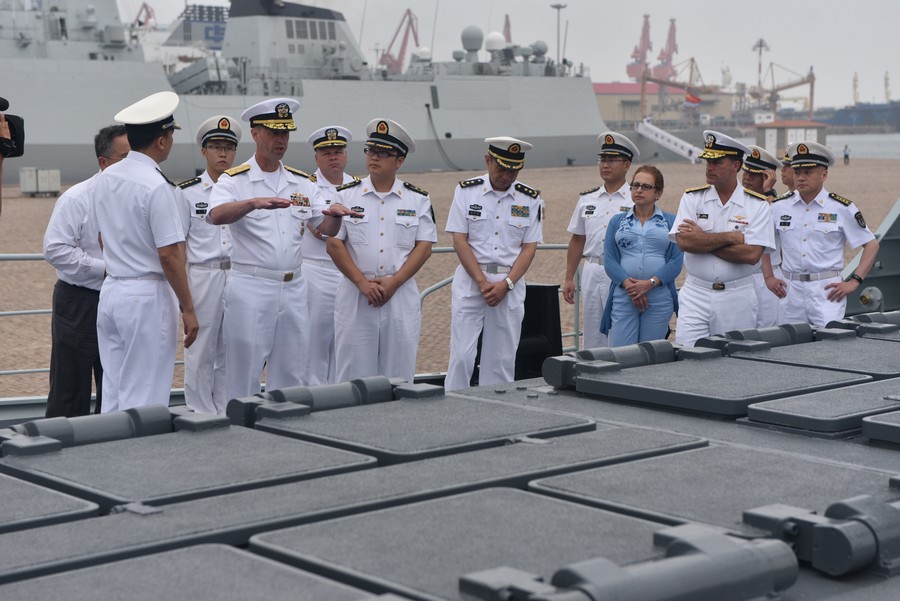 美国海军作战部长访问北海舰队