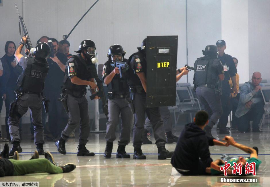 巴西警方舉行奧運安保演練 模擬劫持人質事件