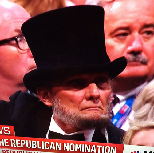 特朗普把林肯从坟墓里拽出来了吗？