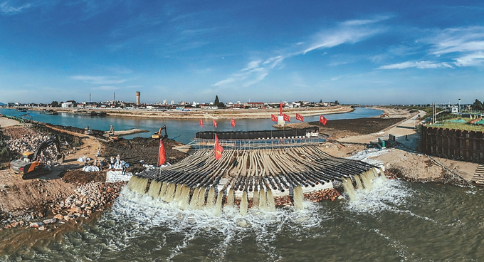 南京：固城湖水位下降 50台水泵补水作业