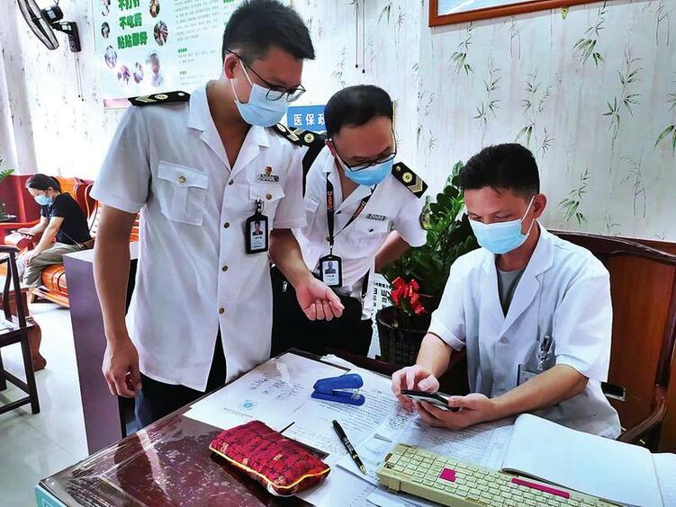 南宁市对医疗机构落实疫情防控措施情况开展专项督查