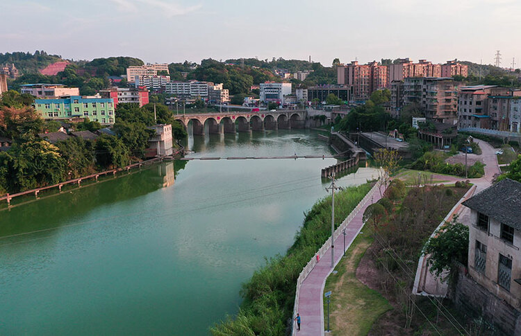 自贡沿滩区生态河道长廊铺就绿色釜溪画卷