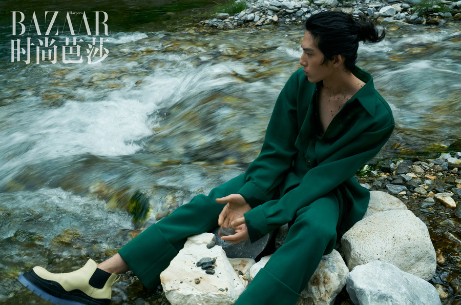 井柏然愜意洱海水上大片