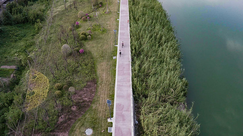 自贡沿滩：生态河道“长廊” 铺就绿色釜溪“画卷”_fororder_2釜溪河邓太段河道