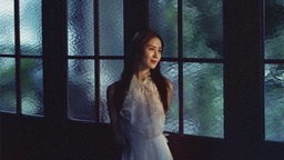 刘诗诗清丽演绎午后悠闲时光