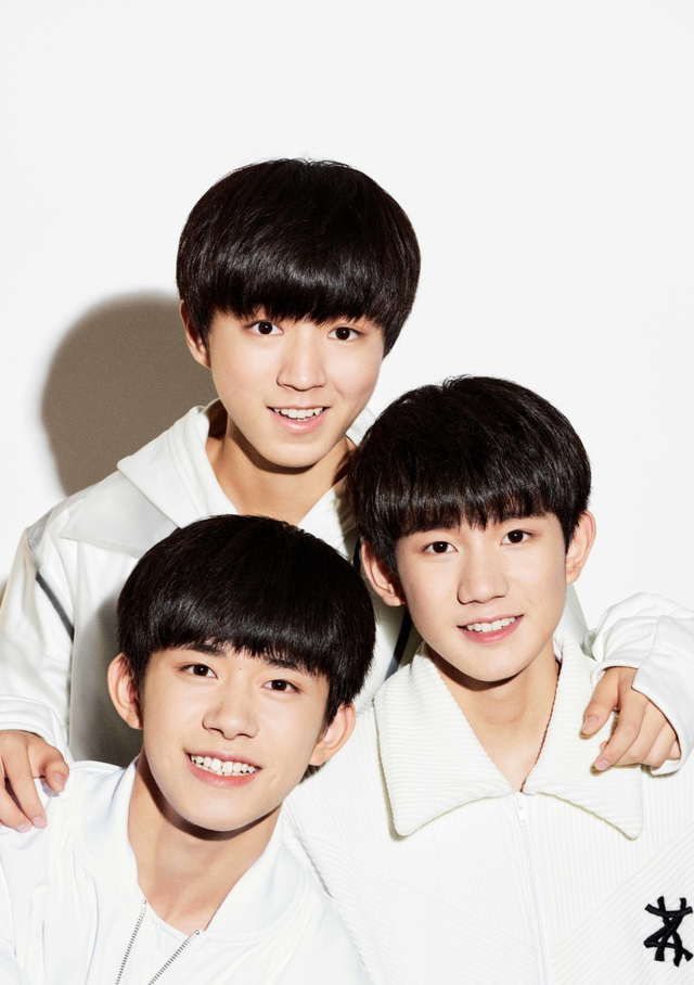 这才是"网球王子!tfboys网球写真集-国际在线移动版-体育频道