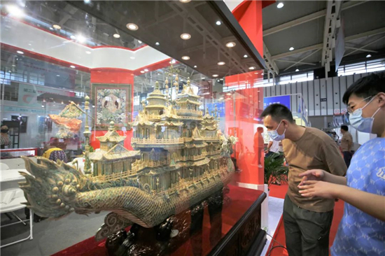 第二届中国工艺美术博览会在南京举办_fororder_6