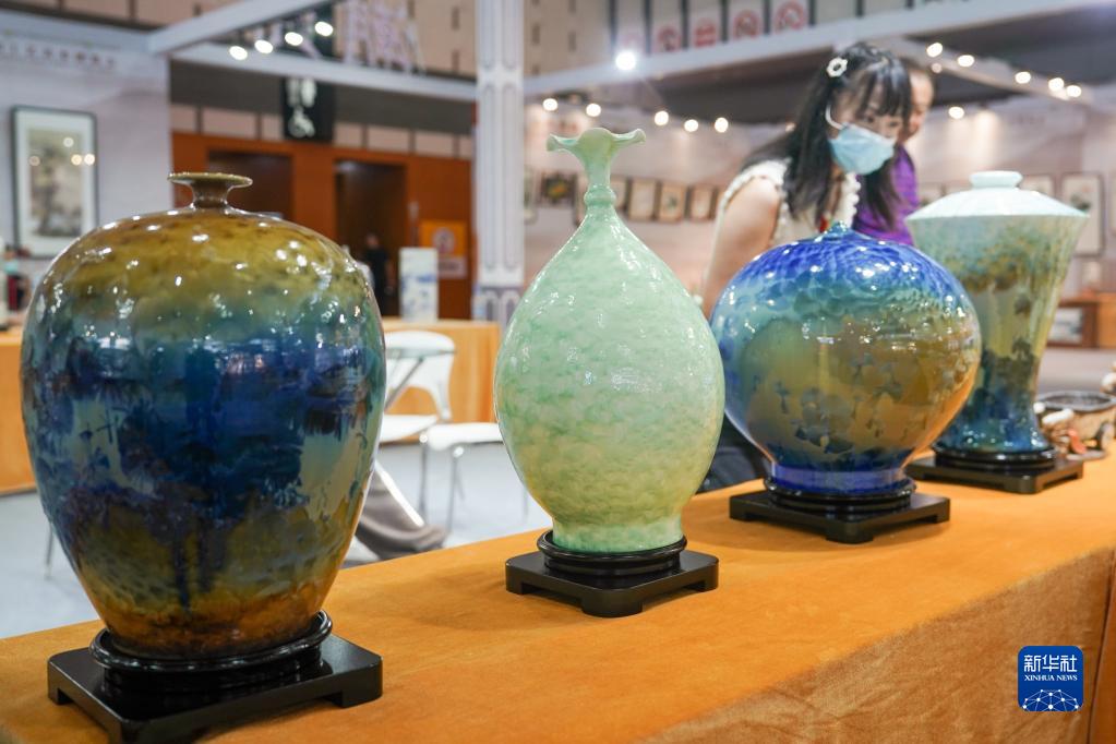 第二届中国工艺美术博览会在江苏南京开幕