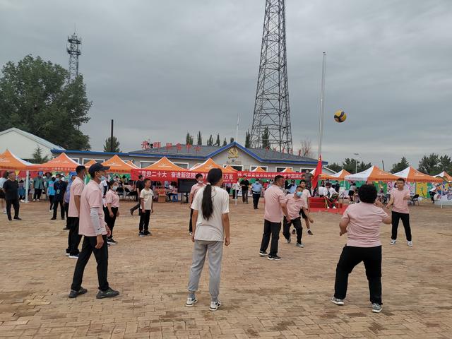 內蒙古西部小鎮的“排球熱”